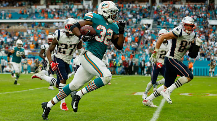 kenyan-drake-dolphins-lateral-touchdown.jpg